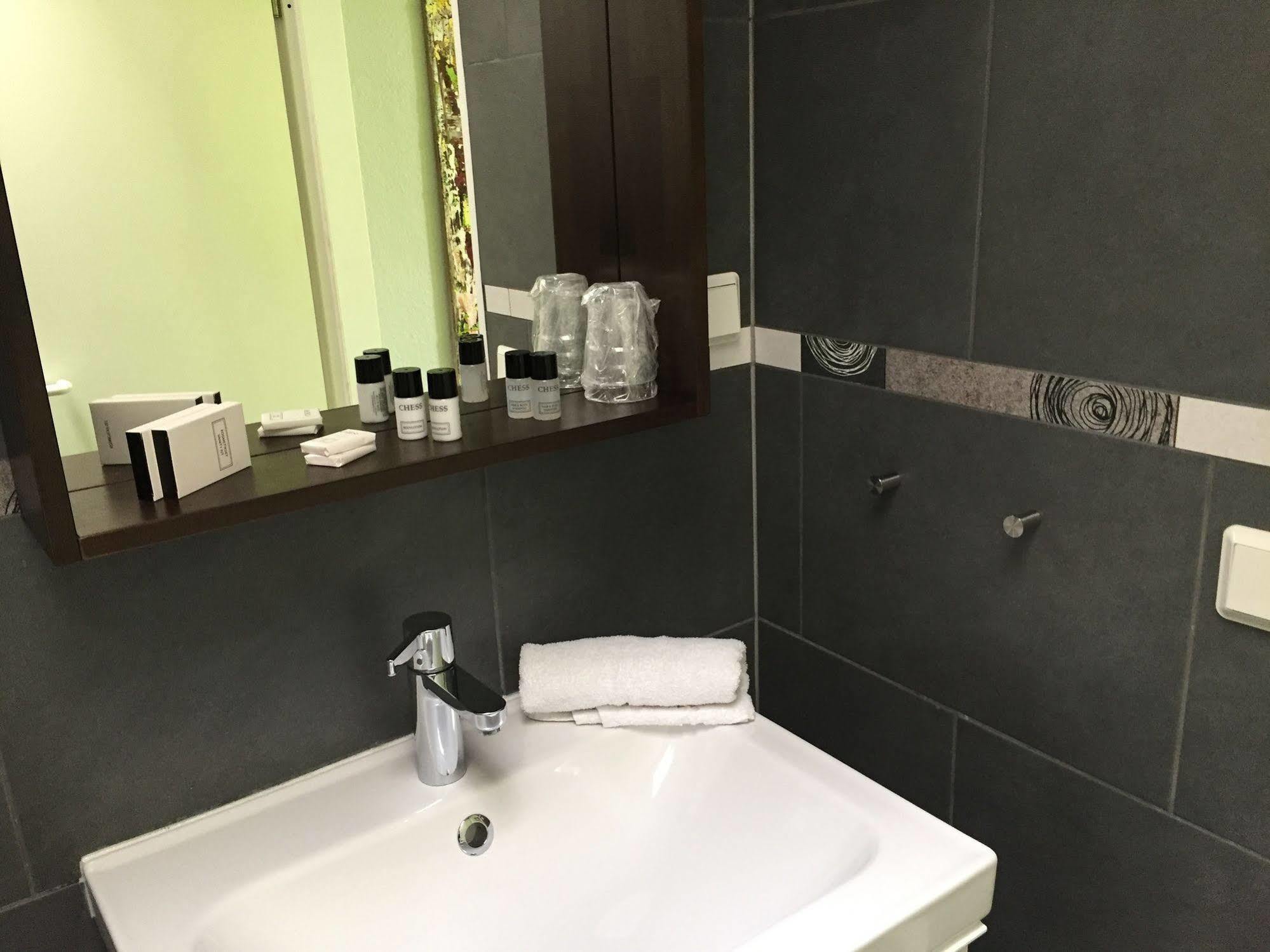 First Domizil Apartment Köln Ngoại thất bức ảnh
