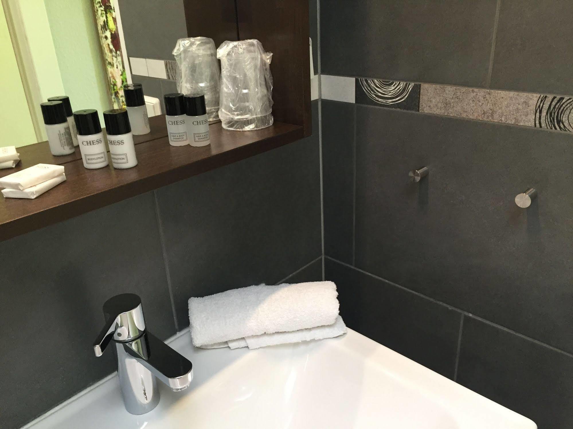 First Domizil Apartment Köln Ngoại thất bức ảnh